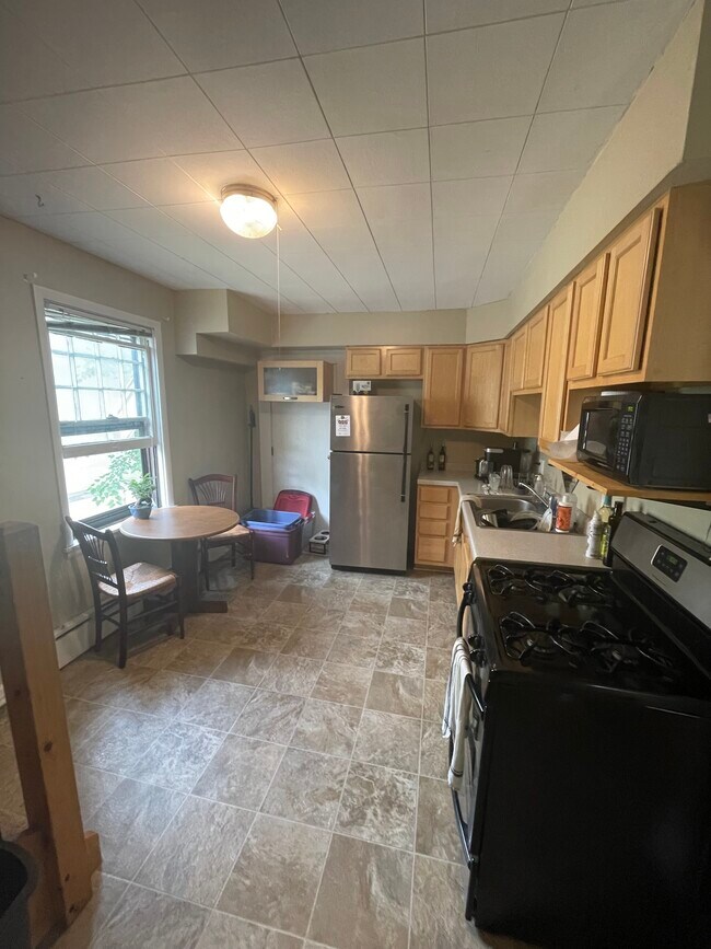 Cocina - 3300 Dupont Ave S