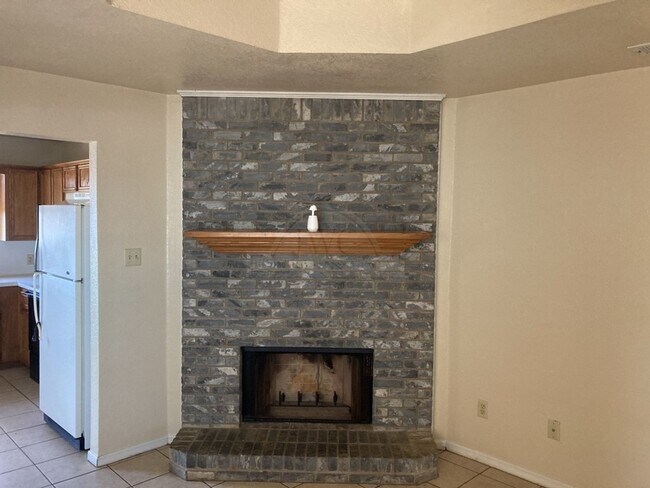 Building Photo - 2513 Bermuda Dr