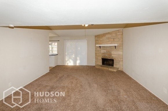 Building Photo - 713 Edelweiss Dr