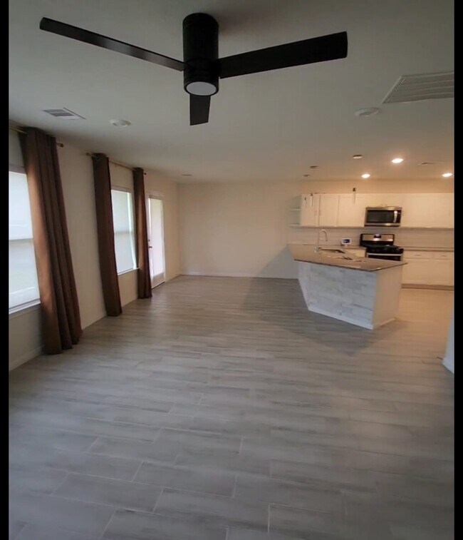 Building Photo - 16623 Live Oak Canyon Dr