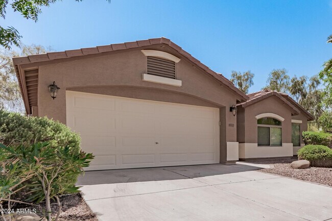 Foto del edificio - 45127 W Jack Rabbit Trail