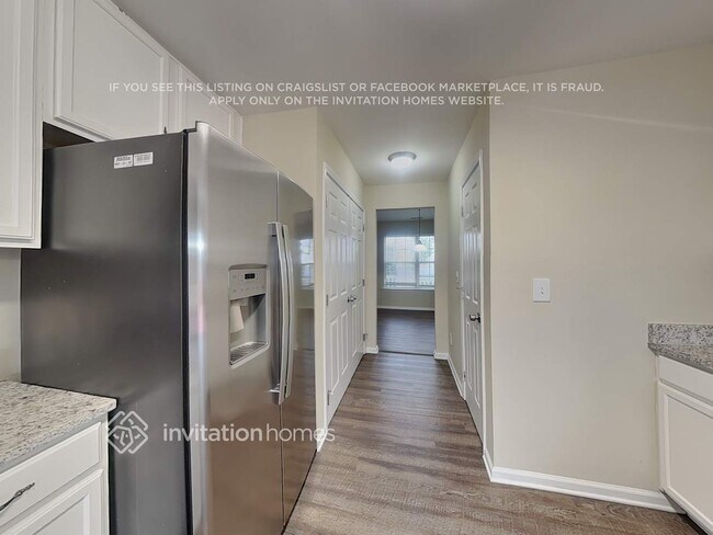 Foto del edificio - 733 Carly Court