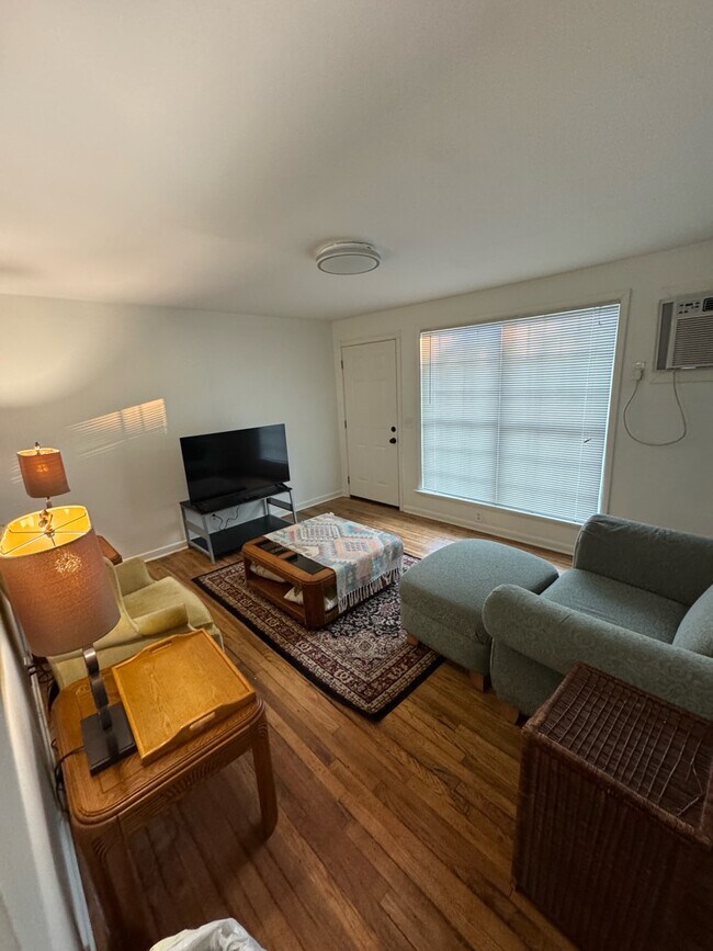 living room - 3301 Batavia St