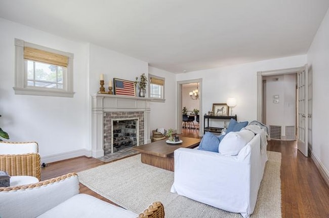 Building Photo - 2002 18th Ave S