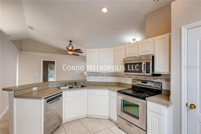 Building Photo - Beautiful 3/2 Home with Backyard Oasis!