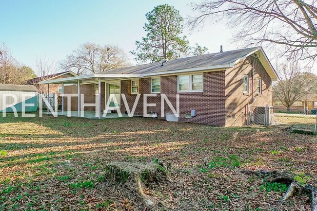 Building Photo - 7543 Burdell Dr