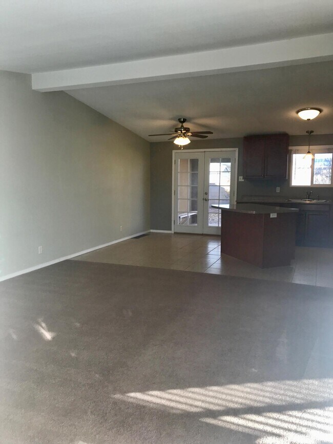 Foto del edificio - 1415 Willow Dr