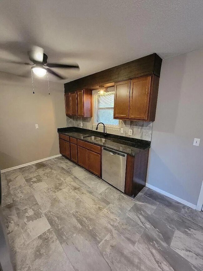Foto del edificio - 19 Pinewood Ct