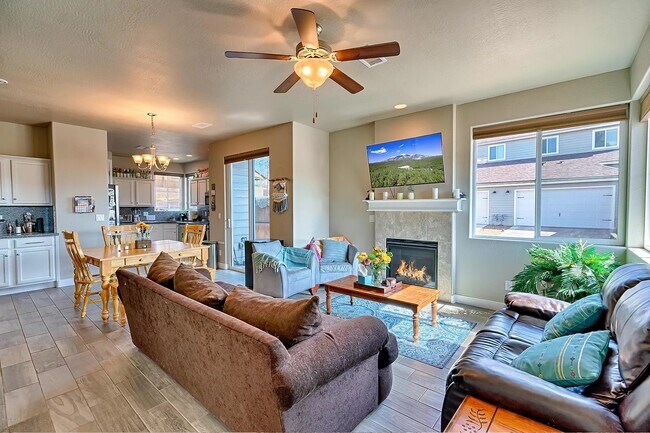 Foto del edificio - 2556 W Clement Cir