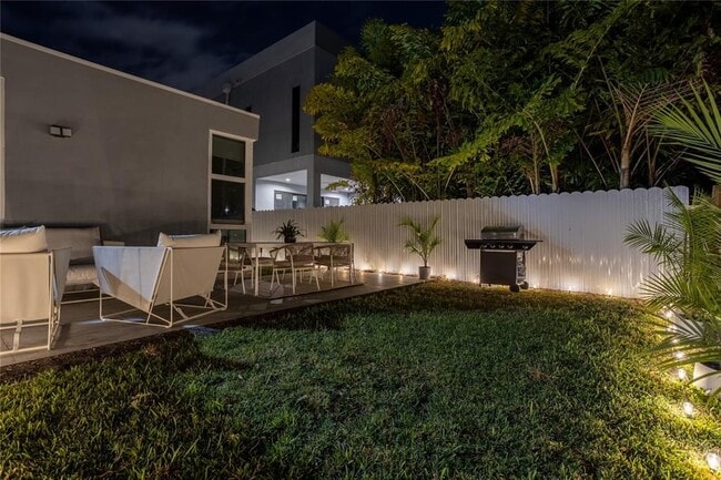 Foto del edificio - 2345 SW 16th St