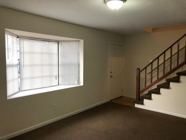 Building Photo - Campbell County Town Home Three Bedrooms!