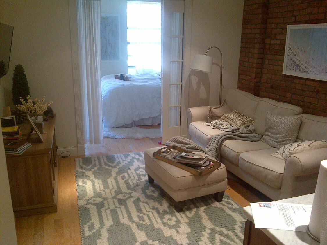 Foto principal - 611 E 9th St