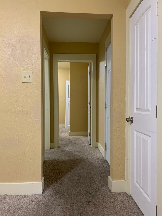 1318 E 19th St Unit 4 all utilities included, Cheyenne, WY 82001