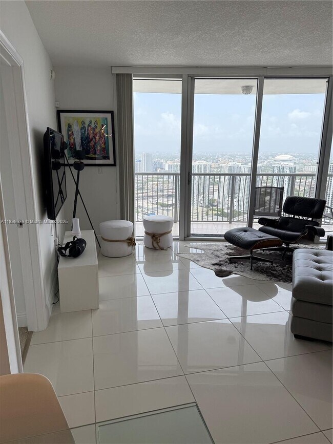 Foto del edificio - 1750 N Bayshore Dr