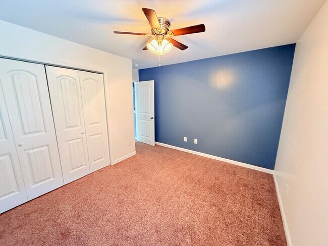 Foto del edificio - 915 Oglethorpe Dr