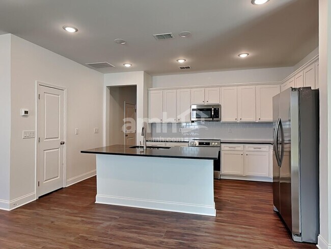 Building Photo - 177 Spruce Cir