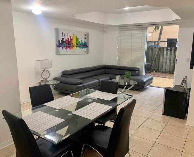 Foto del edificio - 8424 NW 141st Ln