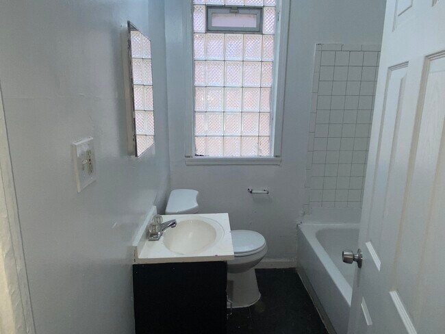 Building Photo - 5049 Coplin St