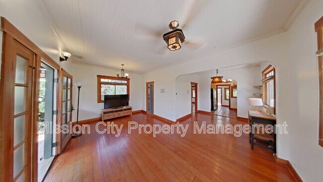 Foto del edificio - 1110 Curley Ave