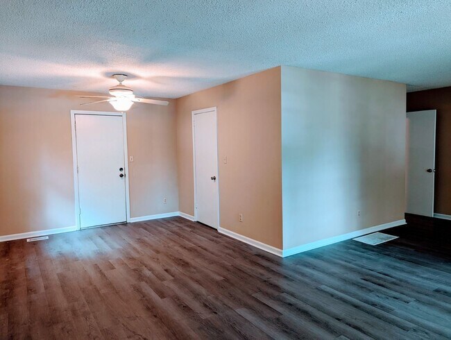 Building Photo - 2803 Coosa Cir NW