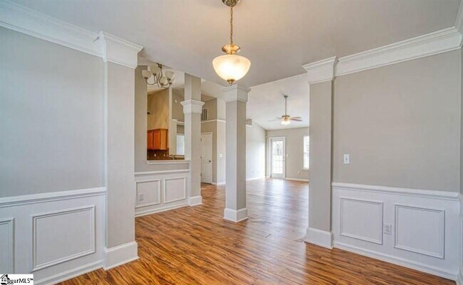 Building Photo - 500 Plamondon Dr