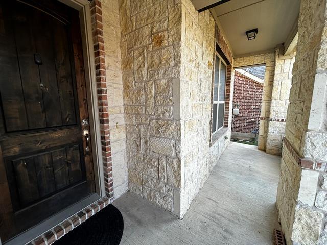 Building Photo - 1020 Spring Falls Dr