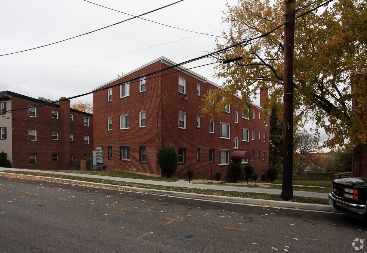 Primary Photo - 5216 Just St NE