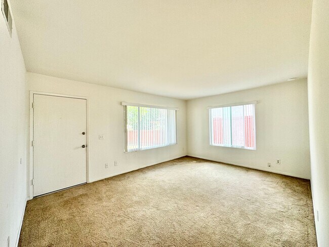 Building Photo - Great 3b/2ba Home in Mira Mesa on Cul De S...