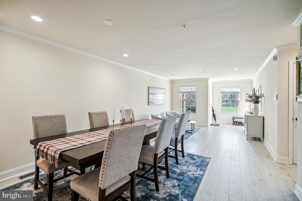 Foto principal - 1855 Creekview Ln