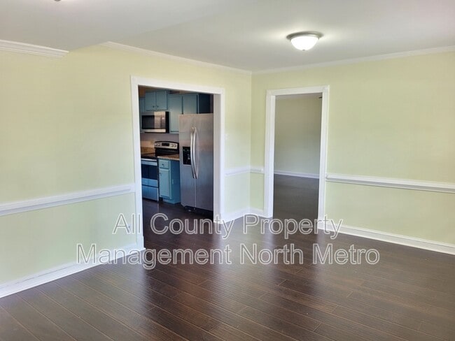 Foto del edificio - 2437 Lower Roswell Rd