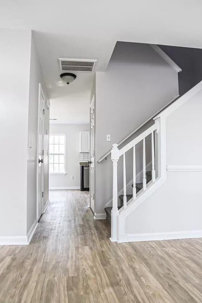 Foto del edificio - 105 Fairview Lake Way