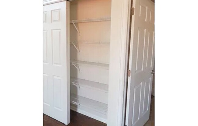 Building Photo - 1327 Graham Cir