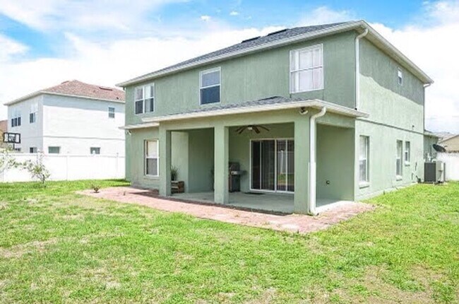Building Photo - Kissimmee/Poinciana - This elegant 2-Story...