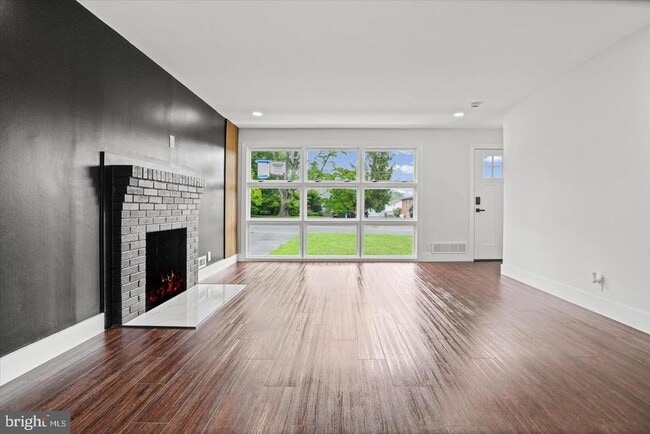Building Photo - 750 Tydings Rd