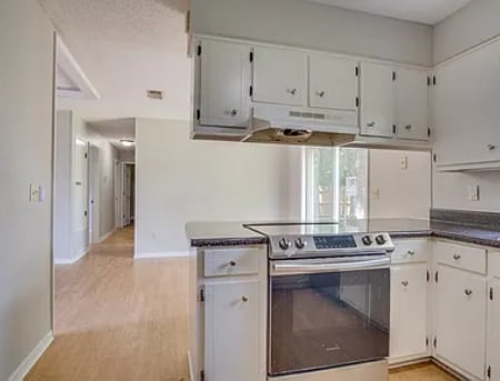 Building Photo - 6538 Bellview Pines Rd