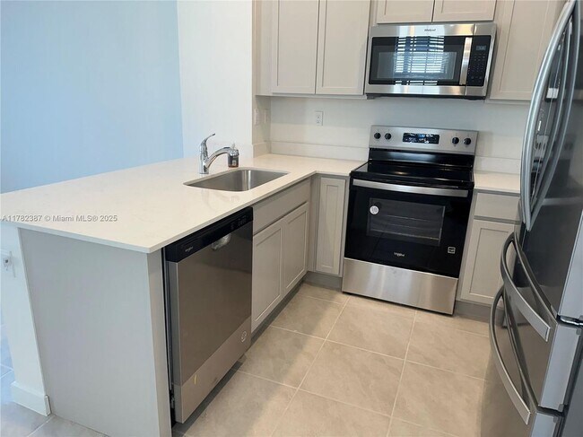 Foto del edificio - 822 SW 11th Ter