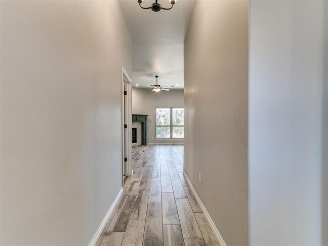 Building Photo - 12028 Rockbed Dr