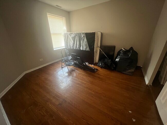Foto del edificio - 1416 E 68th St