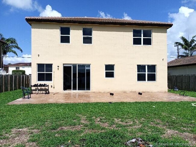 Building Photo - 28233 SW 132nd Ave