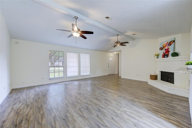 Building Photo - 950 Grand Jct Dr