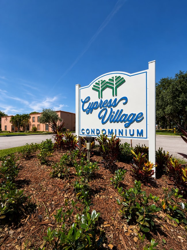 Building Photo - 7160 Fairway Dr