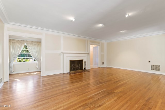 Building Photo - 3329 San Pasqual St