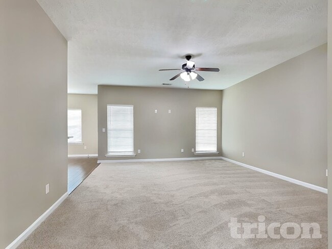 Building Photo - 513 Fox Haven Dr