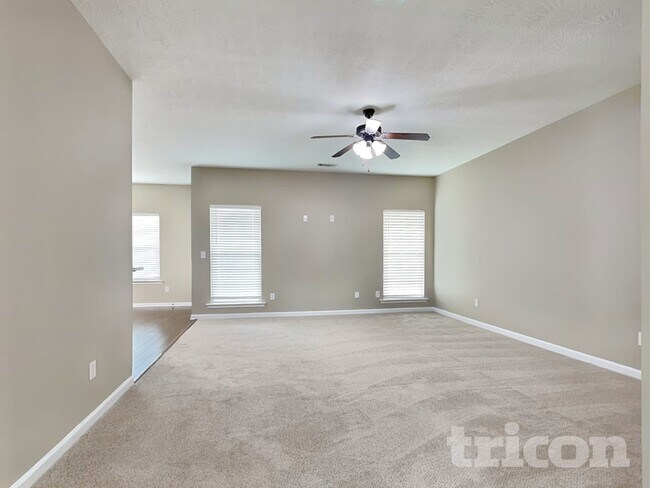 Foto del edificio - 513 Fox Haven Dr