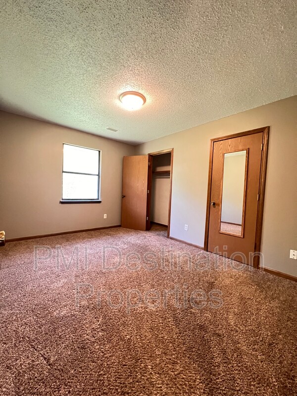 Building Photo - 8650 Kill Creek Rd