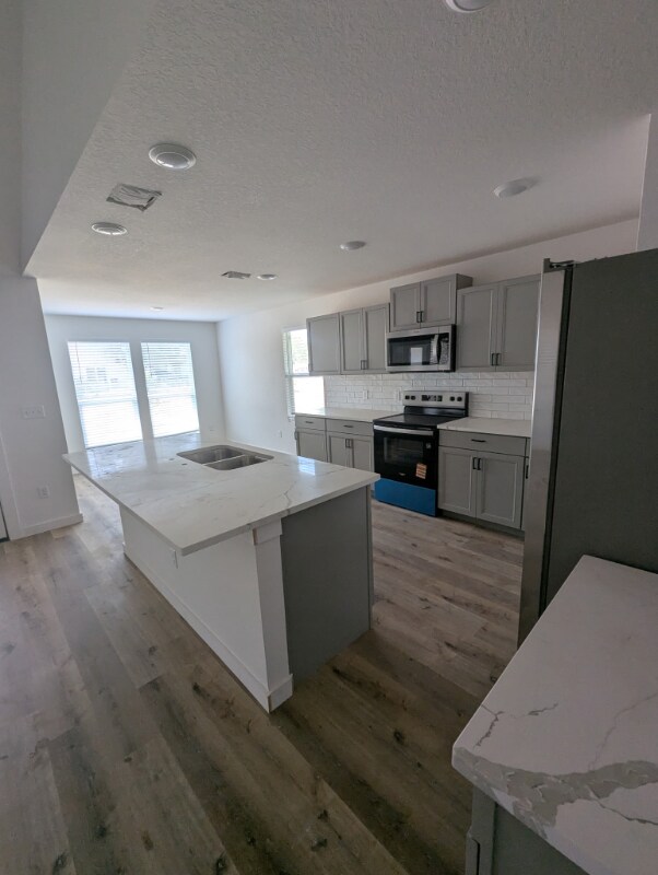 Foto del edificio - 913 Olive St