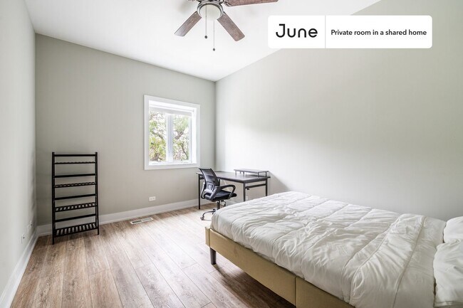 Foto del edificio - Room in Shared 5 bed/3 bath home