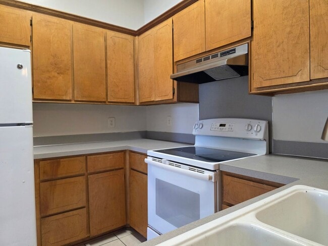 Building Photo - For Rent – 3 Bedroom, 2 Bath Home with Gar...