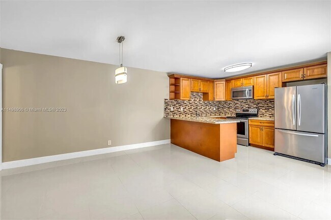 Building Photo - 9100 SW 22nd Ct