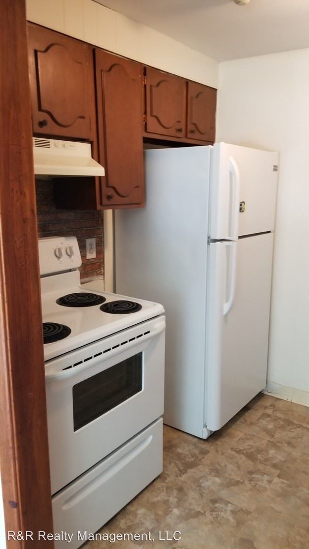 5 Austin St, Blackstone, MA 01504 Room for Rent in Blackstone, MA